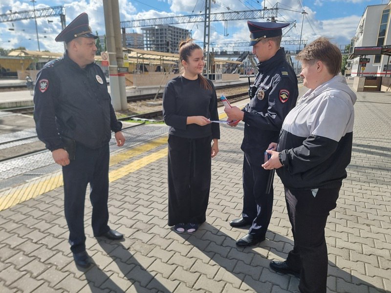 Сотрудники транспортной полиции Краснодара рассказали гражданам, как защититься от мошенников Сотрудники транспортной полиции Краснодара рассказали гражданам, как защититься от мошенников