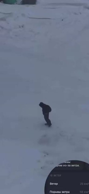 В Норильске ветер уносит школьников