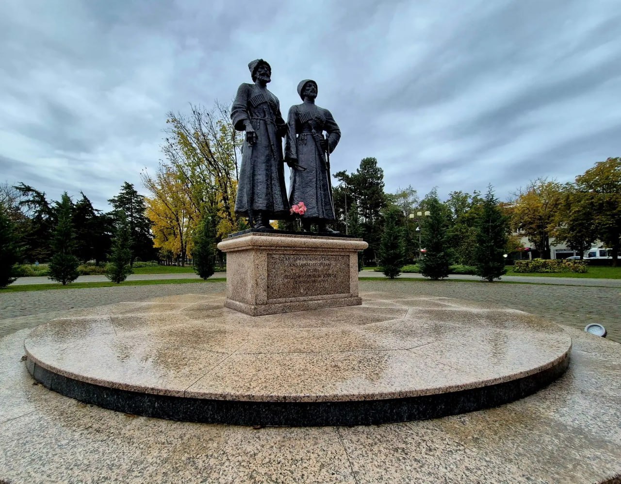 А вы гуляли по бульвару у кинотеатра «Аврора»? А вы гуляли по бульвару у кинотеатра «Аврора»?