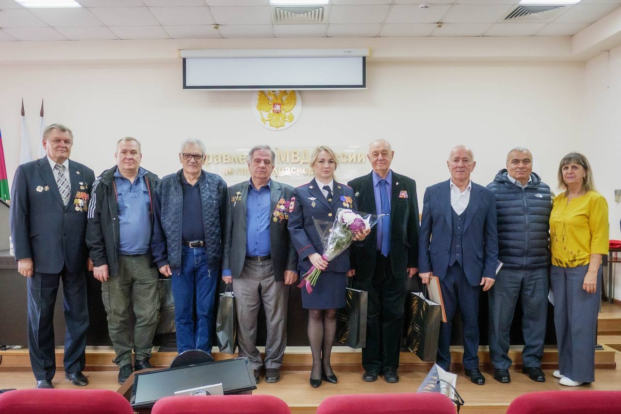 В Краснодаре состоялось торжественное мероприятие, посвященное 102-летию службы участковых уполномоченных полиции В Краснодаре состоялось торжественное мероприятие, посвященное 102-летию службы участковых уполномоченных полиции