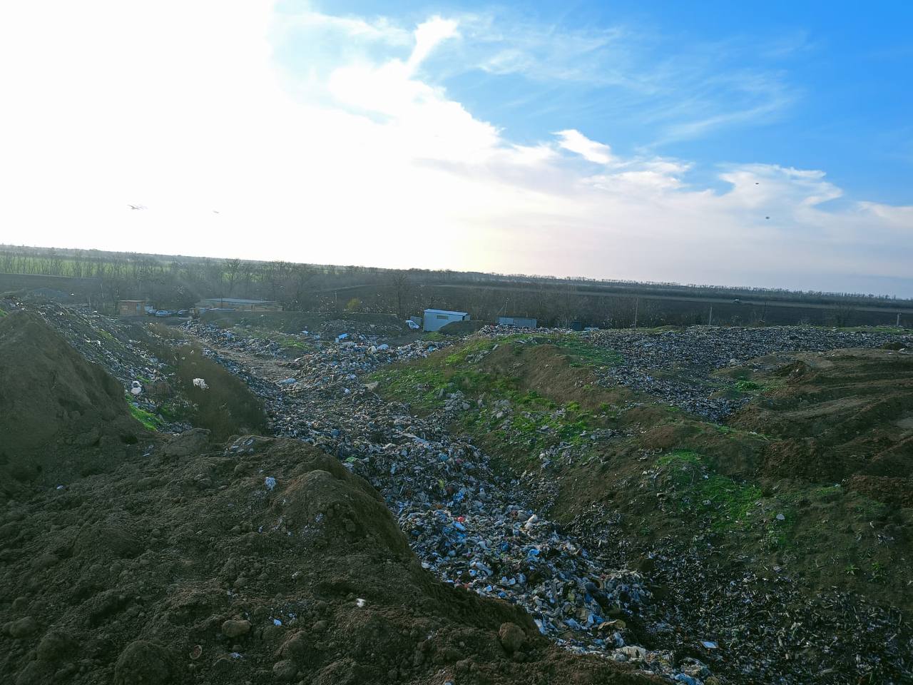 В рамках еженедельного мониторинга состояния полигона ТКО в поселке Симоновка сегодня состоялся комиссионный выезд на объект с участием представителей городской администрации и комбината коммунально-бытовых услуг В рамках еженедельного мониторинга состояния полигона ТКО в поселке Симоновка сегодня состоялся комиссионный выезд на объект с участием представителей городской администрации и комбината коммунально-бытовых услуг