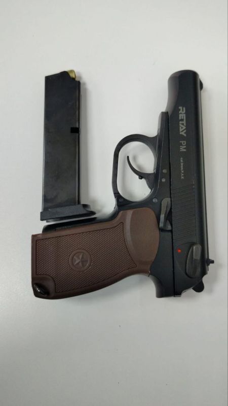 Приезжего с охолощенным пистолетом задержали в Сочи