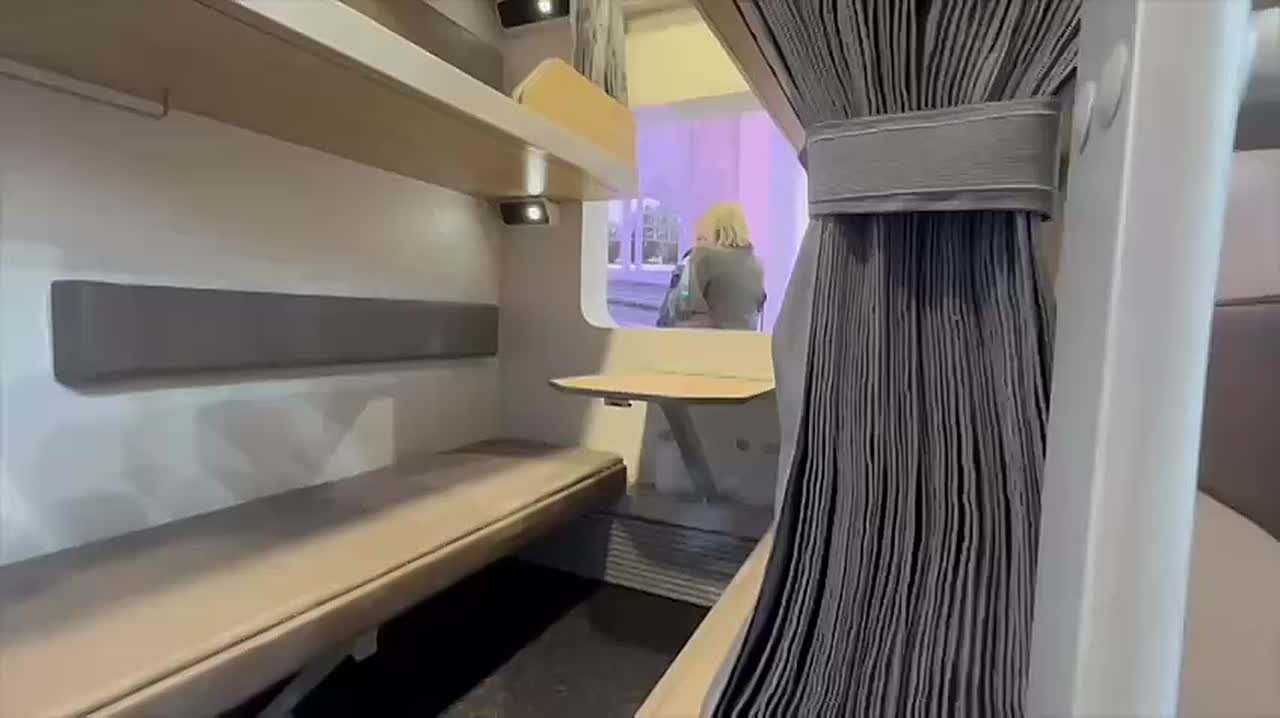 Новый вагон габарита Т показали РЖД на выставке в Москве