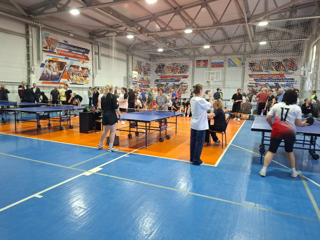 15 ноября на базе спортивного комплекса «Приазовье» прошел VI турнир по настольному теннису памяти почетного гражданина Ейского района А. Н. Белана 15 ноября на базе спортивного комплекса «Приазовье» прошел VI турнир по настольному теннису памяти почетного гражданина Ейского района А. Н. Белана