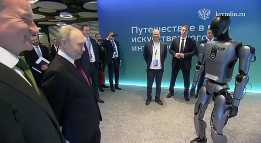 Талантливый робот Грин станцевал для Владимира Путина