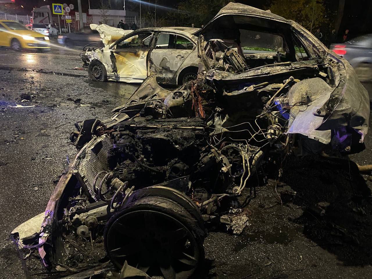 Мать и ребенок заживо сгорели в ДТП, которое устроил водитель BMW в Краснодаре Мать и ребенок заживо сгорели в ДТП, которое устроил водитель BMW в Краснодаре