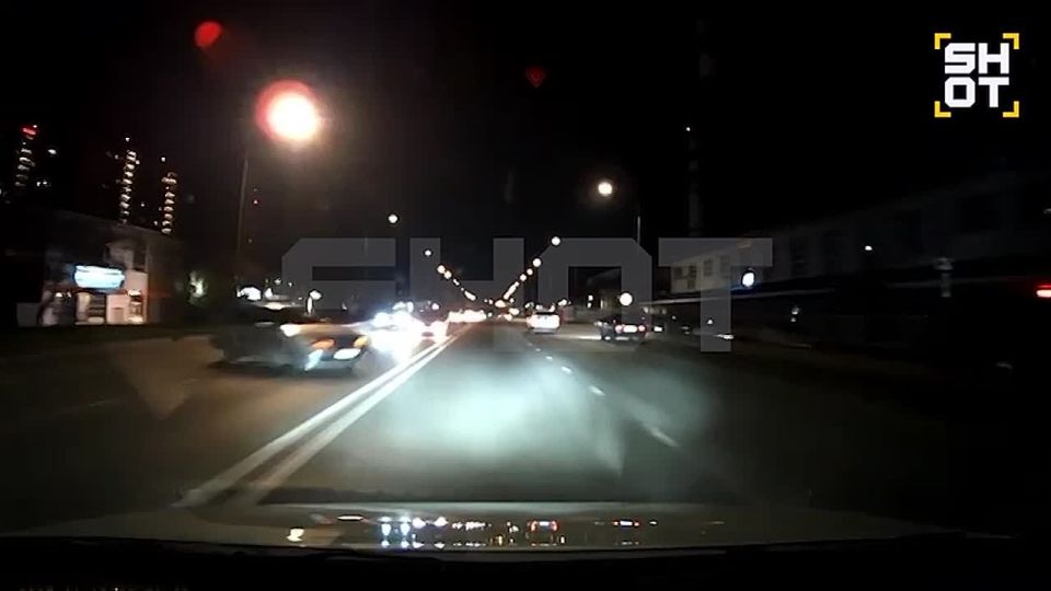 В ряде краевых телеграм-каналов и СМИ активно распространяется информация о преследовании виновника смертельного ДТП на Ростовском шоссе полицейским автомобилем