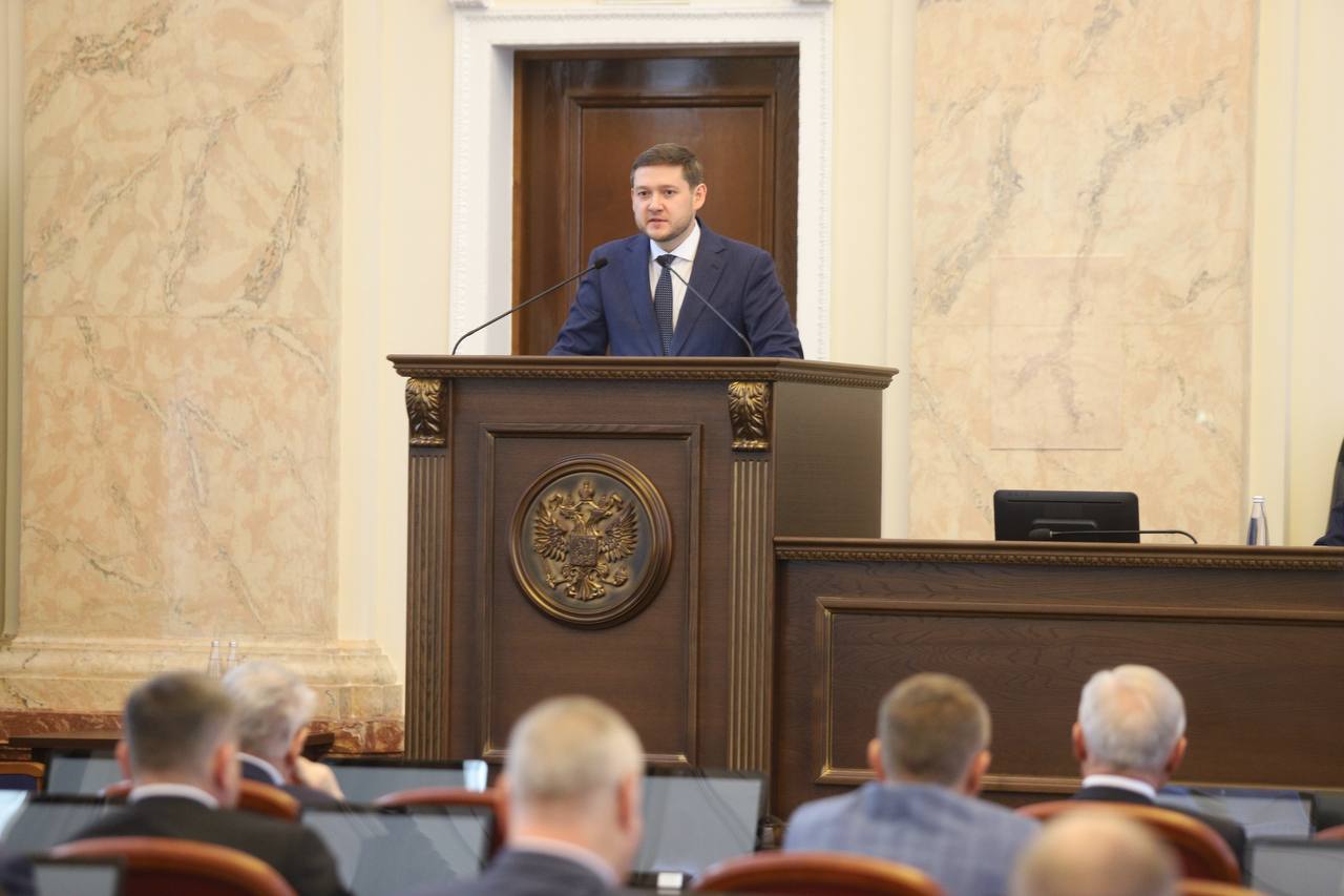 Юрий Бурлачко провел парламентские слушания по законопроекту о краевом бюджете на 2026 год и плановый период 2027 и 2028 годов Юрий Бурлачко провел парламентские слушания по законопроекту о краевом бюджете на 2026 год и плановый период 2027 и 2028 годов