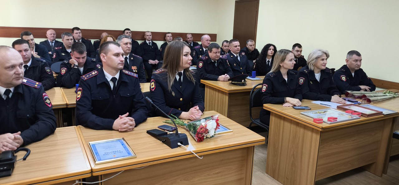 В Управлении МВД России по городу Новороссийску прошло торжественное мероприятие, посвященное 102-ой годовщине со дня образования службы участковых уполномоченных полиции В Управлении МВД России по городу Новороссийску прошло торжественное мероприятие, посвященное 102-ой годовщине со дня образования службы участковых уполномоченных полиции