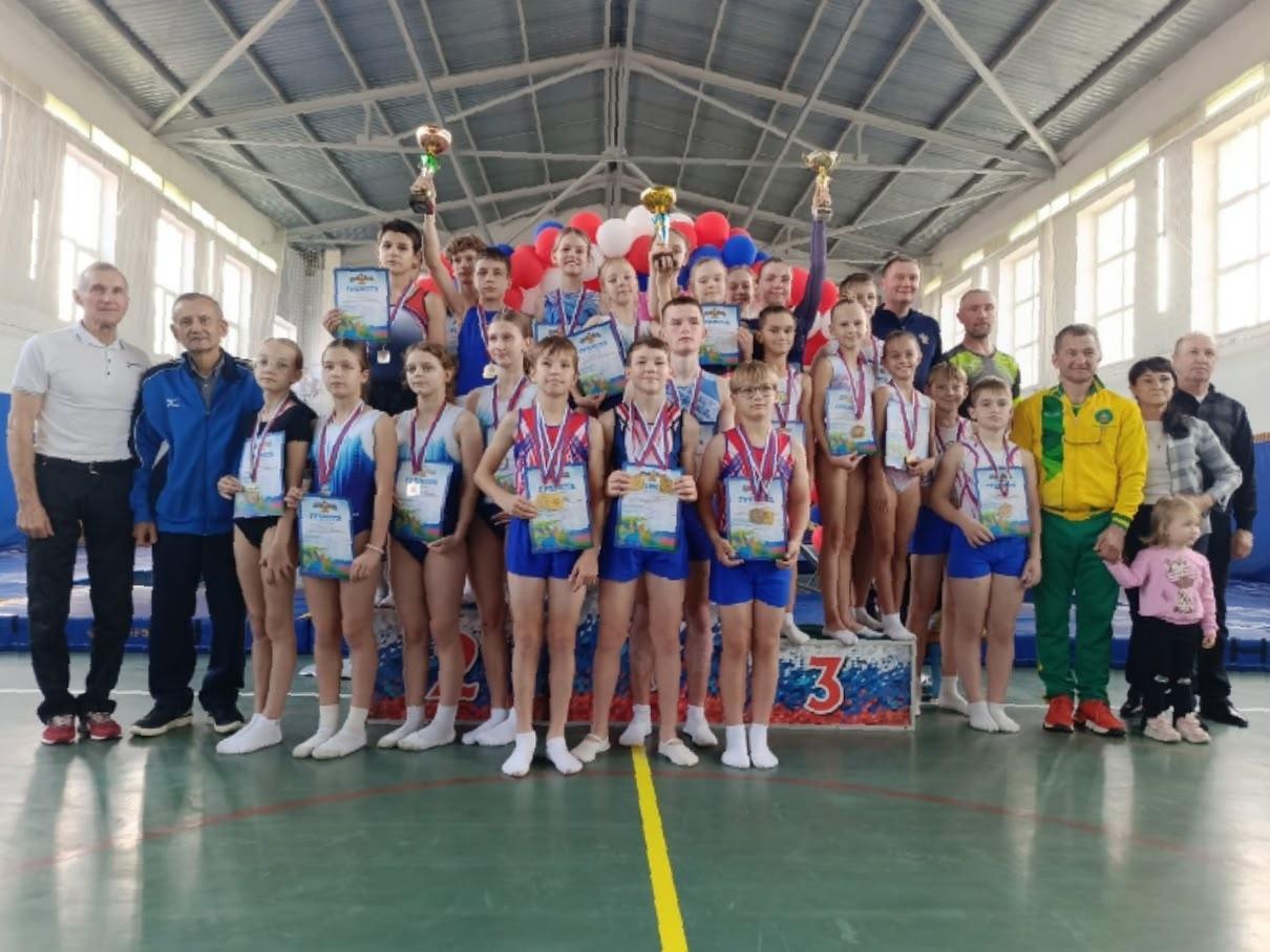 В Брюховецком районе прошли два турнира по прыжкам на батуте: 14 ноября — районные соревнования на призы храма Святых Апостолов Петра и Павла, 15-16 ноября — лично-командное первенство на призы газеты «Брюховецкие новости» В Брюховецком районе прошли два турнира по прыжкам на батуте: 14 ноября — районные соревнования на призы храма Святых Апостолов Петра и Павла, 15-16 ноября — лично-командное первенство на призы газеты «Брюховецкие новости»