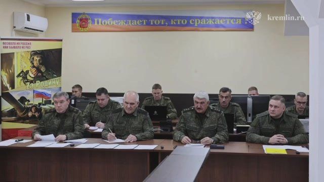 Для всех понятно, что эти люди, сидя на золотых горшках, вряд ли думают о судьбе страны, о судьбе простых людей Украины