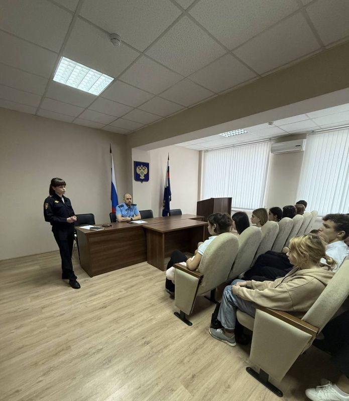 Прокуратурой Тбилисского района проведена встреча со студентами образовательного учреждения Тбилисский филиал НАН ЧПОУ «Северо-Кавказский техникум «Знание»