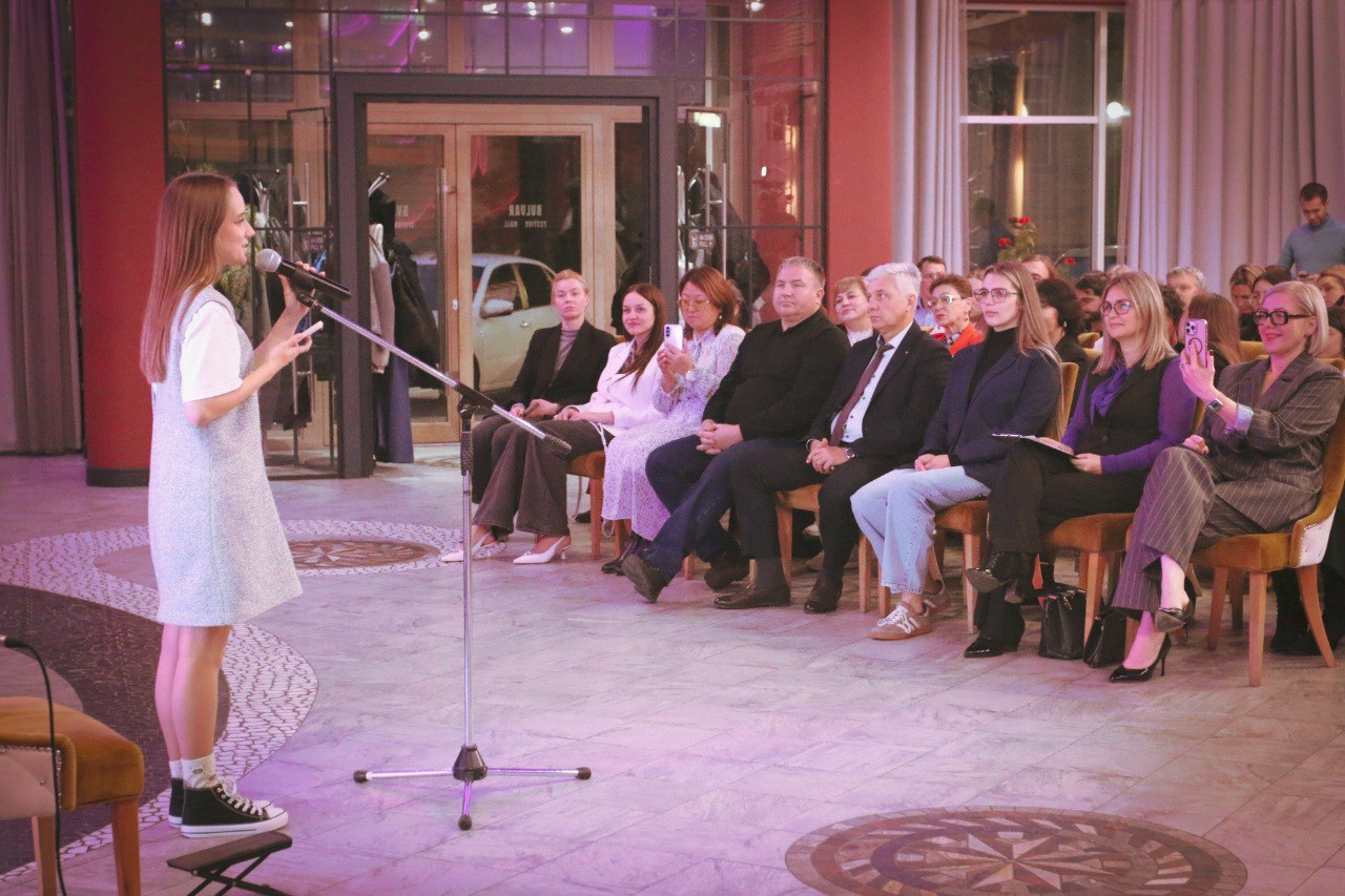 В Анапе провели молодежный поэтический вечер В Анапе провели молодежный поэтический вечер