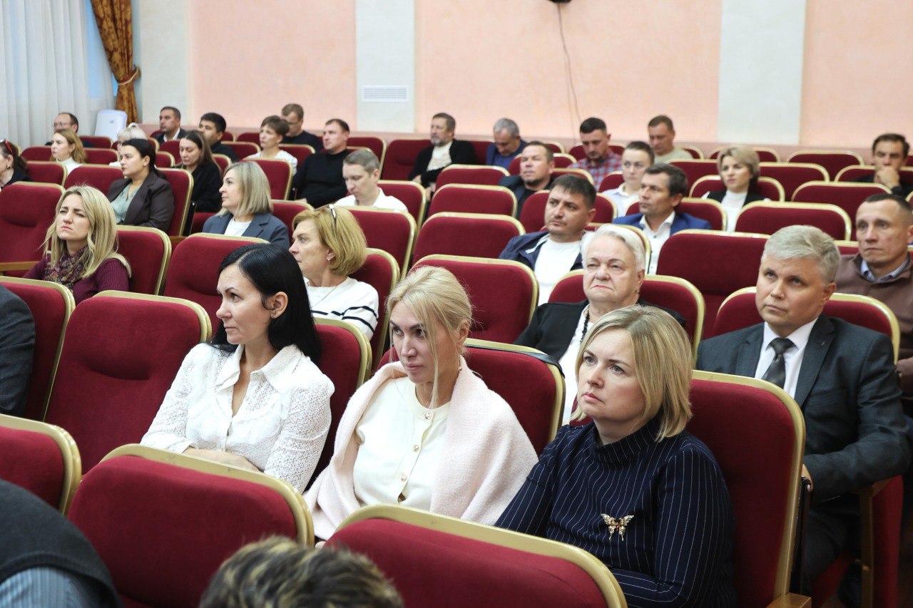 В Анапе подвели итоги работы по борьбе с амброзией В Анапе подвели итоги работы по борьбе с амброзией