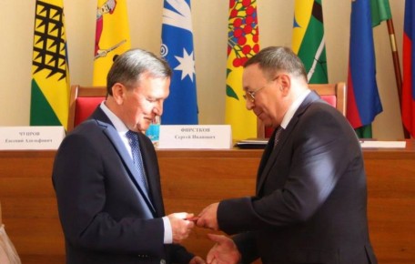 Сергей Фирстков вступил в должность главы Выселковского района на очередной срок