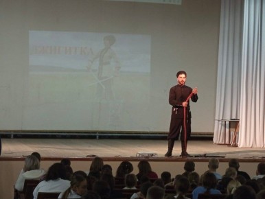 19 ноября в Доме культуры посёлка Краснофлотский Ейского городского поселения Ейского района состоялся мастер-класс «Казачья джигитка»