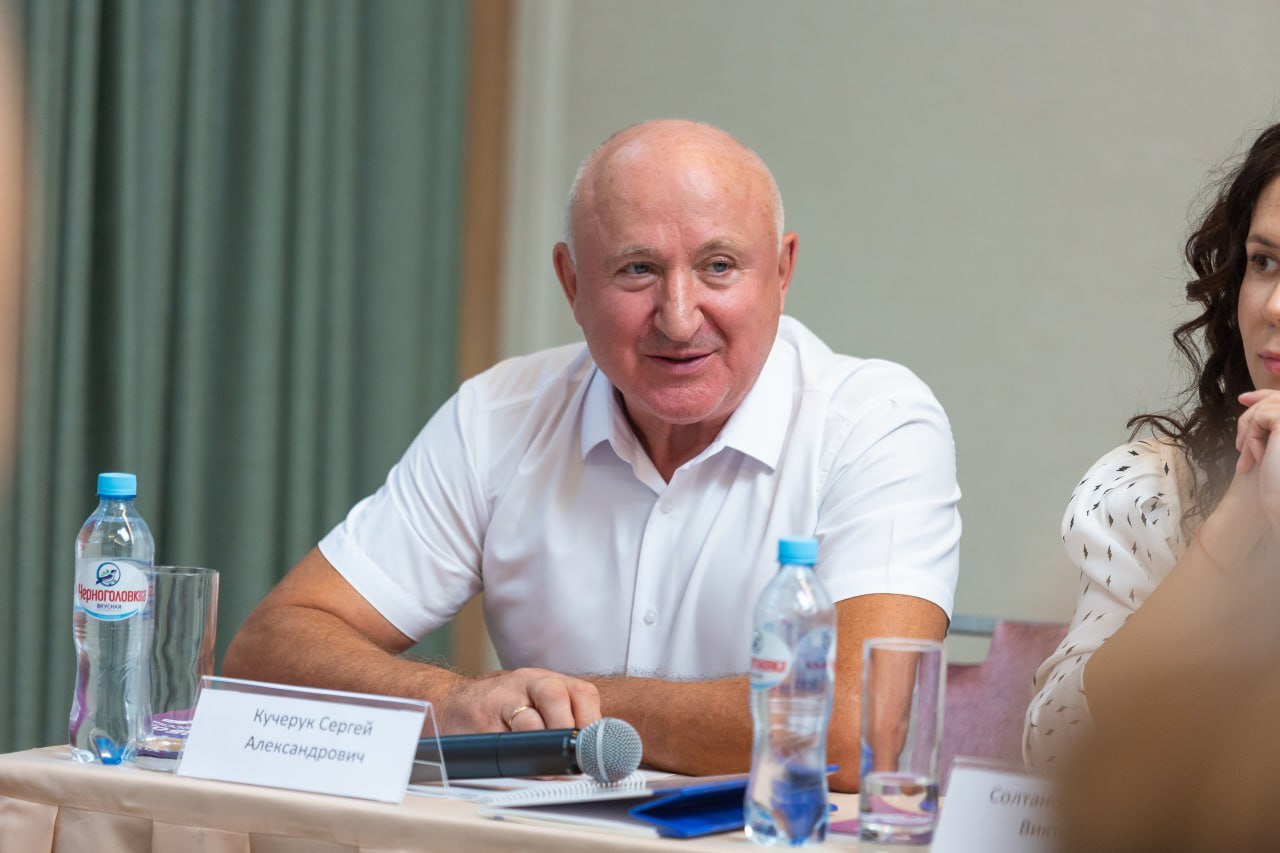 Президент волейбольного клуба «Динамо» Краснодар празднует день рождения Президент волейбольного клуба «Динамо» Краснодар празднует день рождения