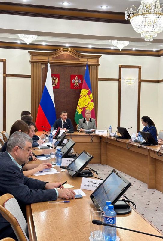 . Прокуратурой Краснодарского края совместно с администрацией Краснодарского края проводится обучающий семинар по вопросам предоставления мер социальной поддержки участникам специальной военной операции и членам их семей