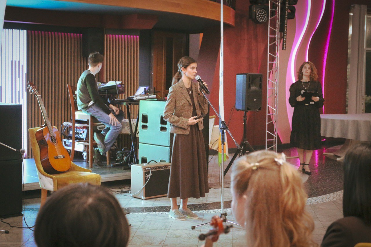 В Анапе провели молодежный поэтический вечер