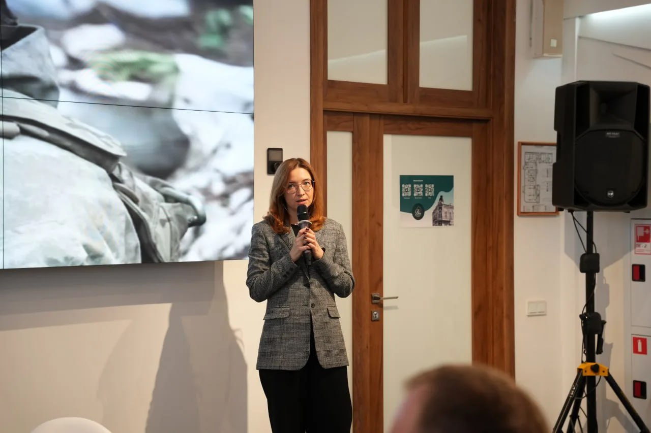 В Доме журналистики провели встречу с Героем России Олегом Суворовым В Доме журналистики провели встречу с Героем России Олегом Суворовым