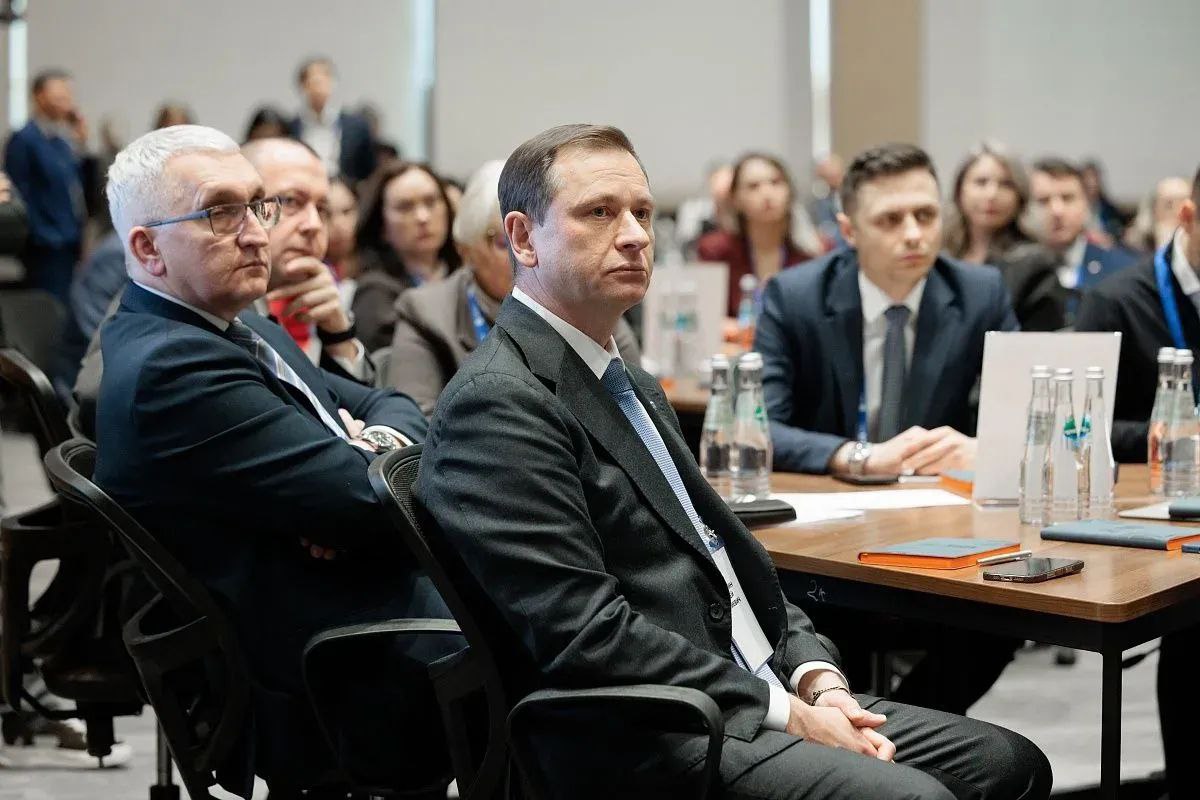 Глава Сочи Андрей Прошунин принял участие в семинаре для доверенных лиц наставников программы «Время героев» Глава Сочи Андрей Прошунин принял участие в семинаре для доверенных лиц наставников программы «Время героев»