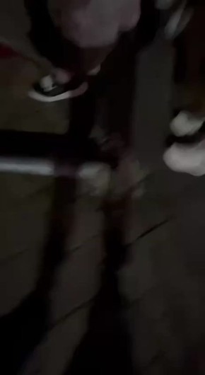 Дорожный знак внезапно упал в Сочи — пострадал ребенок