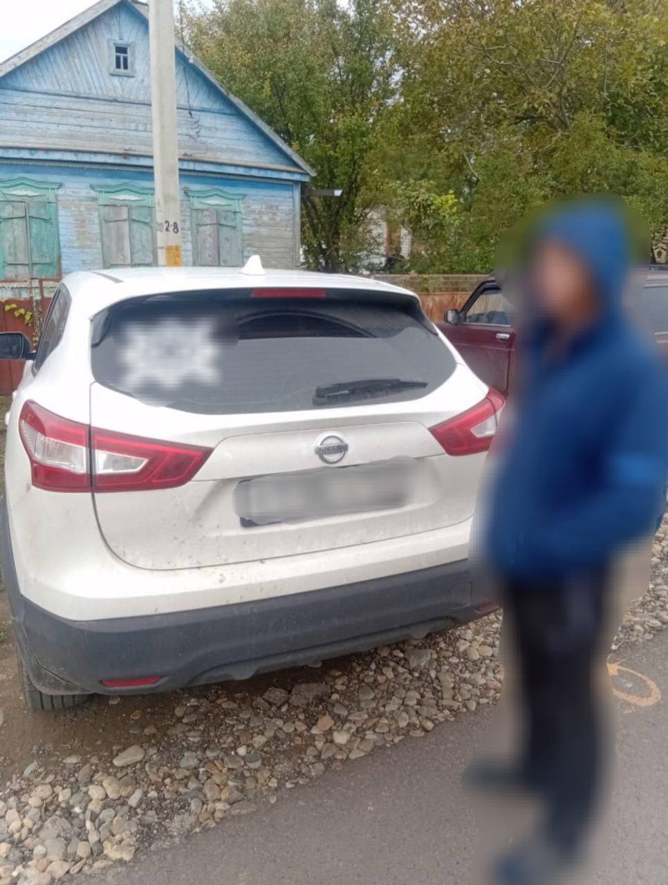 За наклейку на машине с нацисткой символикой кубанец ответил в суде