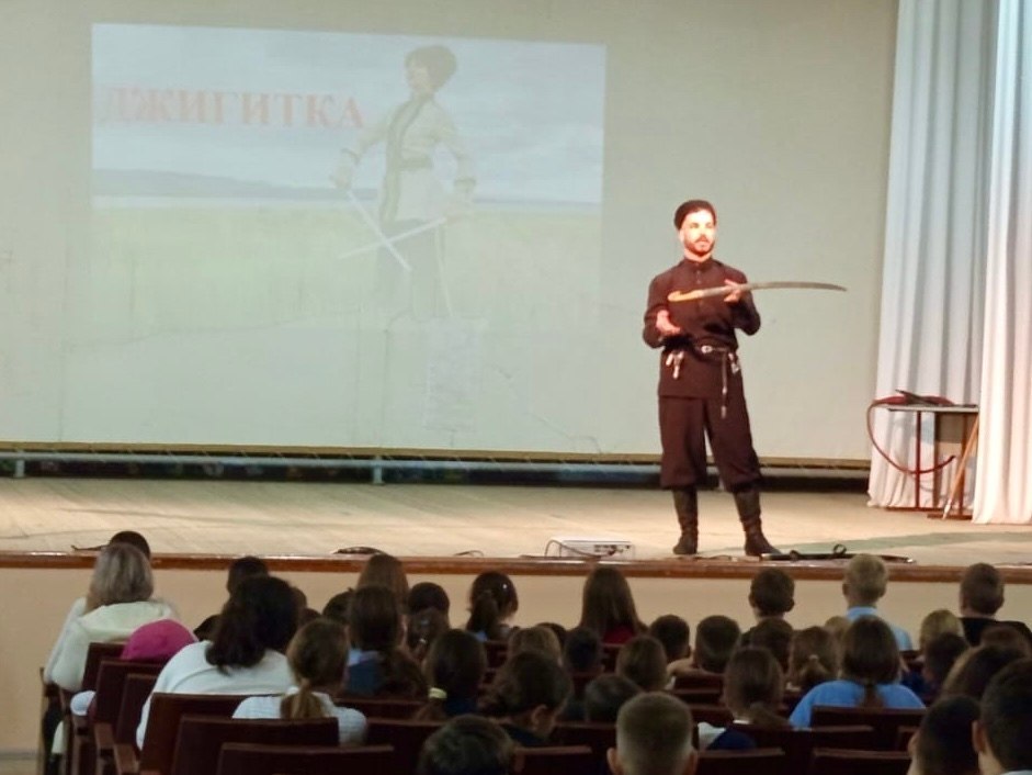 19 ноября в Доме культуры посёлка Краснофлотский Ейского городского поселения Ейского района состоялся мастер-класс «Казачья джигитка» 19 ноября в Доме культуры посёлка Краснофлотский Ейского городского поселения Ейского района состоялся мастер-класс «Казачья джигитка»