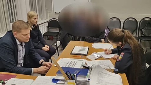 Она распустила плохие слухи про девочек