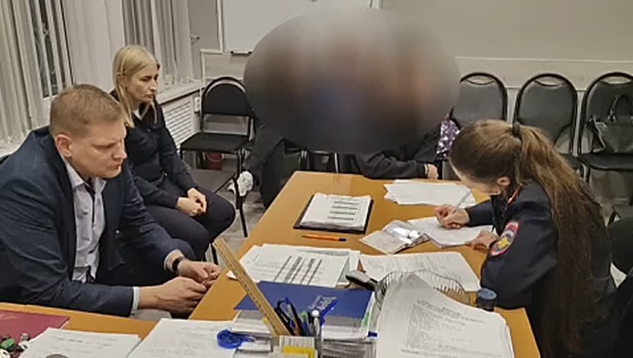 Она распустила плохие слухи про девочек