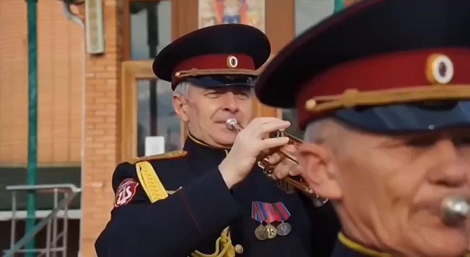 Исполненный с церковными колоколами гимн Краснодара прозвучал в Свято-Троицкой Сергиевой Лавре