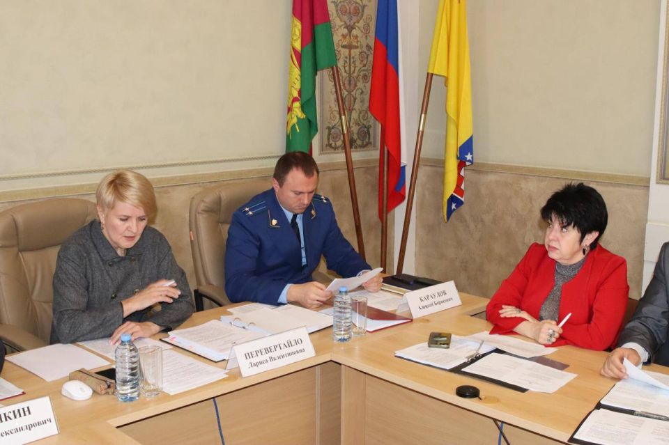 Руководством прокуратуры Гулькевичского района принято участие в заседании очередной четвертой сессии Совета муниципального образования Гулькевичский район