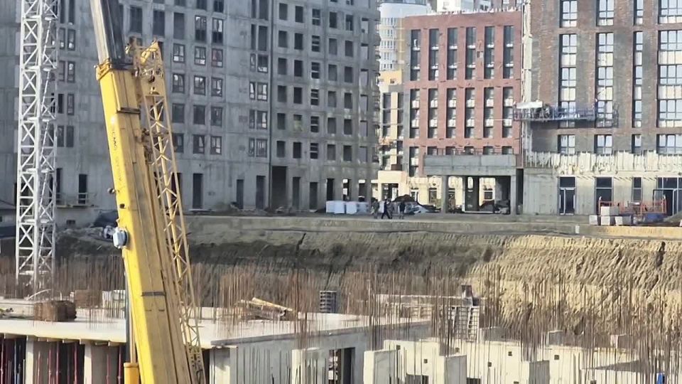 Более 10 нелегальных мигрантов задержали на стройке