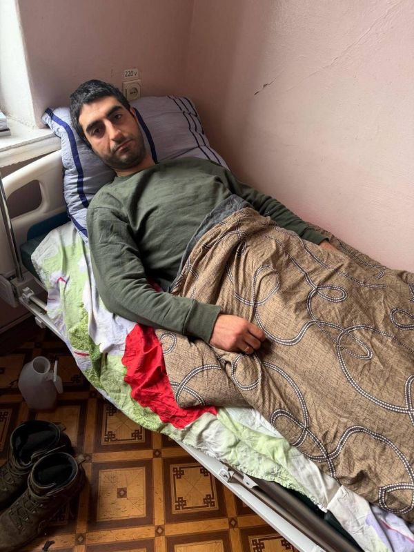 Александр Сладков: Вот судьба человека. Мы работали в Пятой бригаде, познакомились с бойцом, зовут Диран