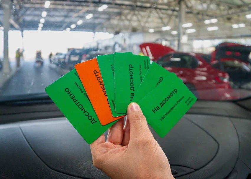 В очереди на Крымском мосту со стороны Керчи стоят 50 автомобилей