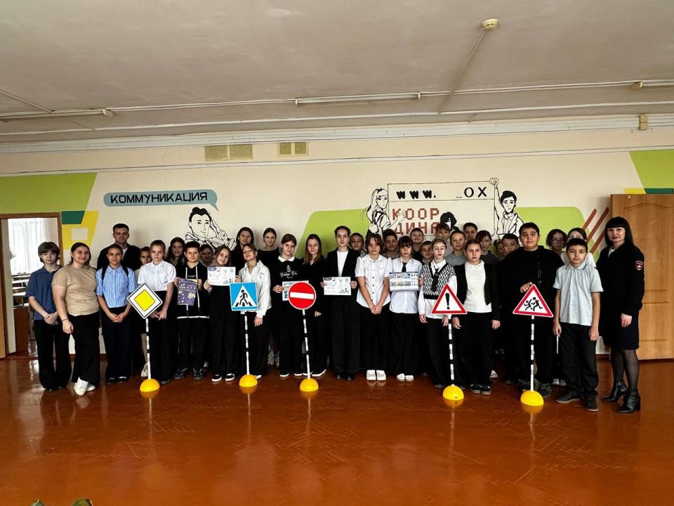 Сотрудники Госавтоинспекции Староминского района проводят день правовой помощи с учащимися школ