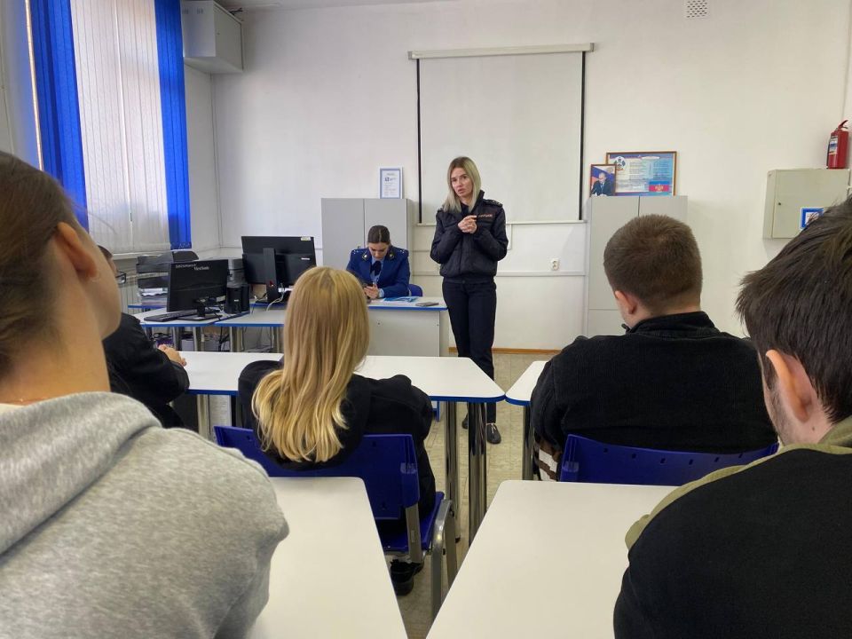 Прокуратурой Апшеронского района проведена встреча со студентами образовательного учреждения ГБПОУ КК «Апшеронский техникум автомобильного транспорта и сервиса»