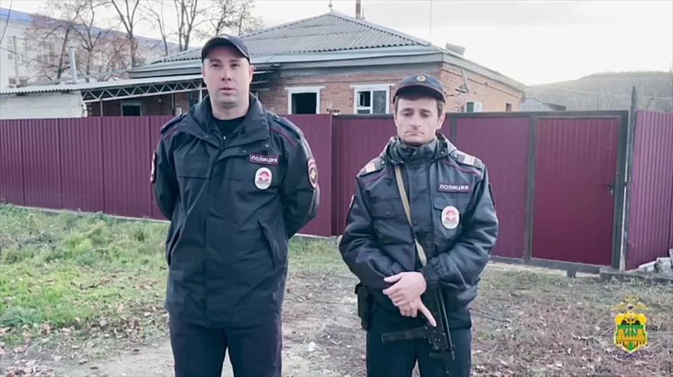 Трое полицейских спасли женщину из пожара в Отрадненском районе