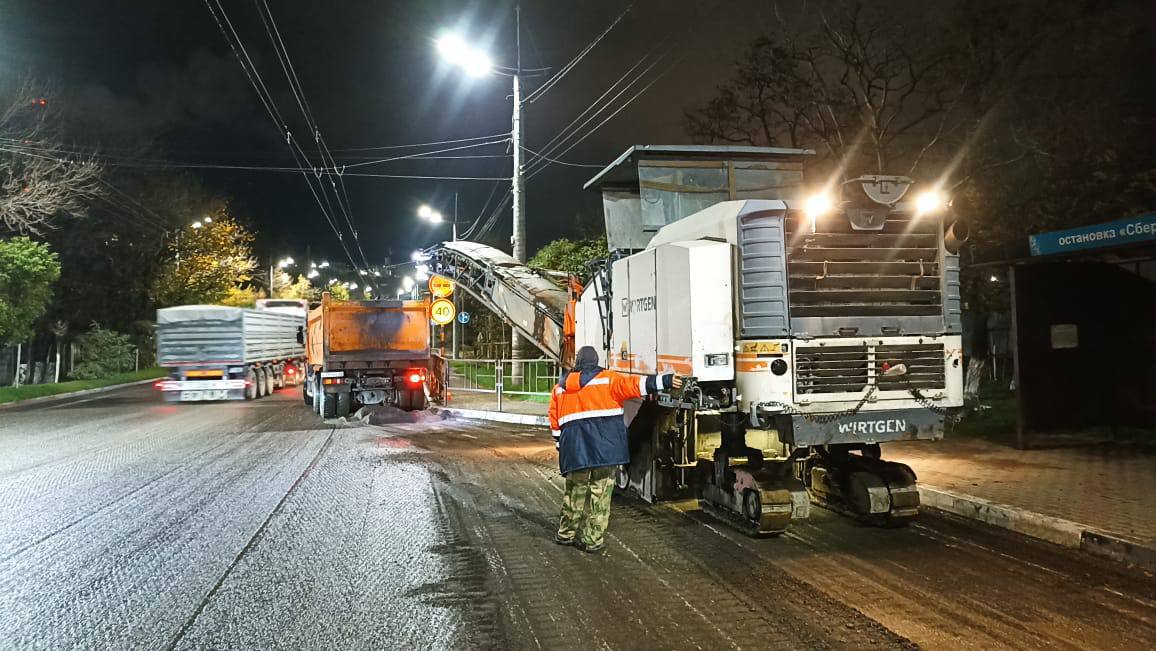 Андрей Кравченко: В Восточном районе Новороссийска на участке М4 «Дон» км 1540 – км 1542 ремонтные работы дорожного полотна с сегодняшнего дня будут проводиться в ночное время Андрей Кравченко: В Восточном районе Новороссийска на участке М4 «Дон» км 1540 – км 1542 ремонтные работы дорожного полотна с сегодняшнего дня будут проводиться в ночное время