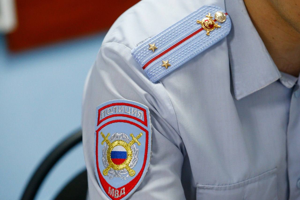 В Краснодаре полицейские «перехватили» сейф с деньгами и ценностями, переданный мошенникам сочинским студентом