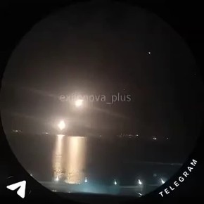 Пуск восьми крылатых ракет "Калибр" корветом Черноморского флота из бухты Новороссийска сегодня ночью