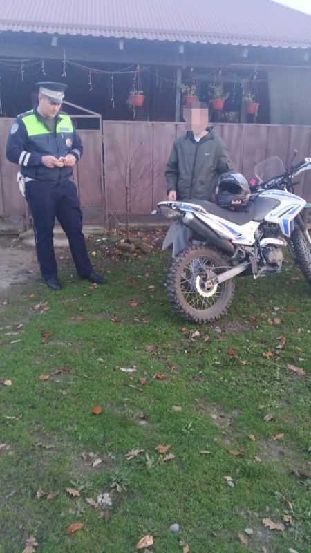 Сотрудники Госавтоинспекции по Выселковскому району проводят рейдовые мероприятия направленные на пресечение управления ТС несовершеннолетними