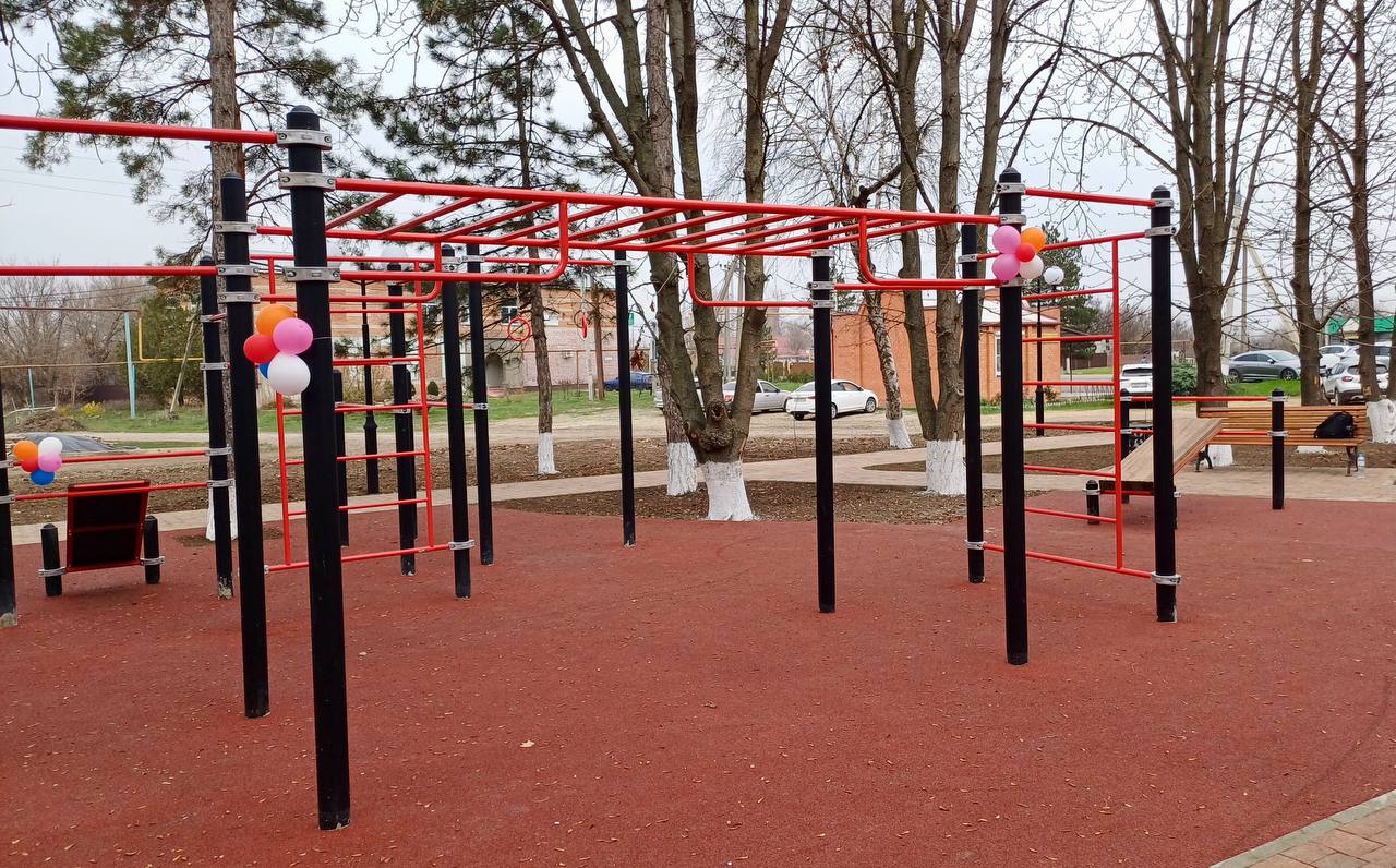 В Кущевском районе открыли благоустроенную парковую территорию В Кущевском районе открыли благоустроенную парковую территорию