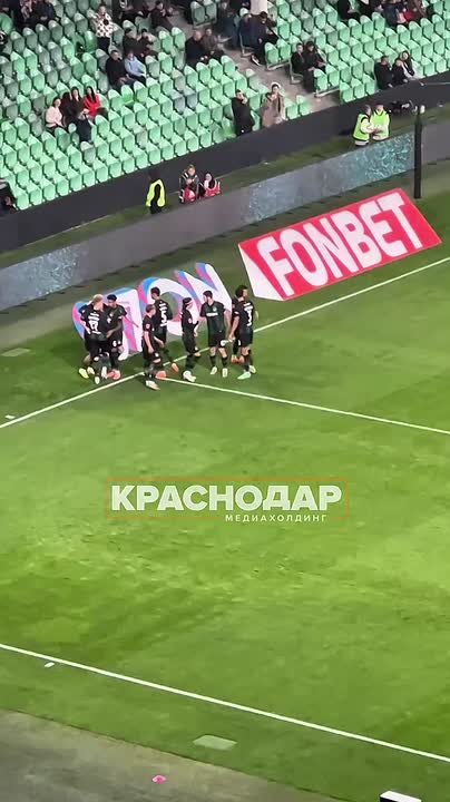 Кривцов открыл счет в матче «Краснодар» - «Оренбург» и получил предупреждение