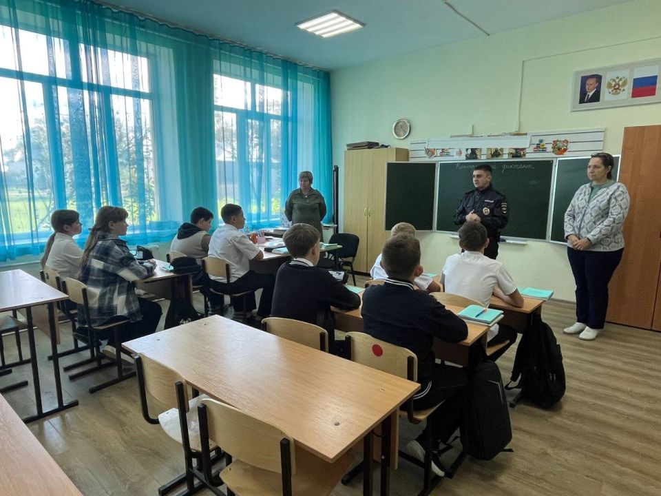 Сотрудники Госавтоинспекции Абинского района провели для учащихся МБОУ СОШ № 23 х. Краснооктябрьского мероприятие «Безопасные советы»