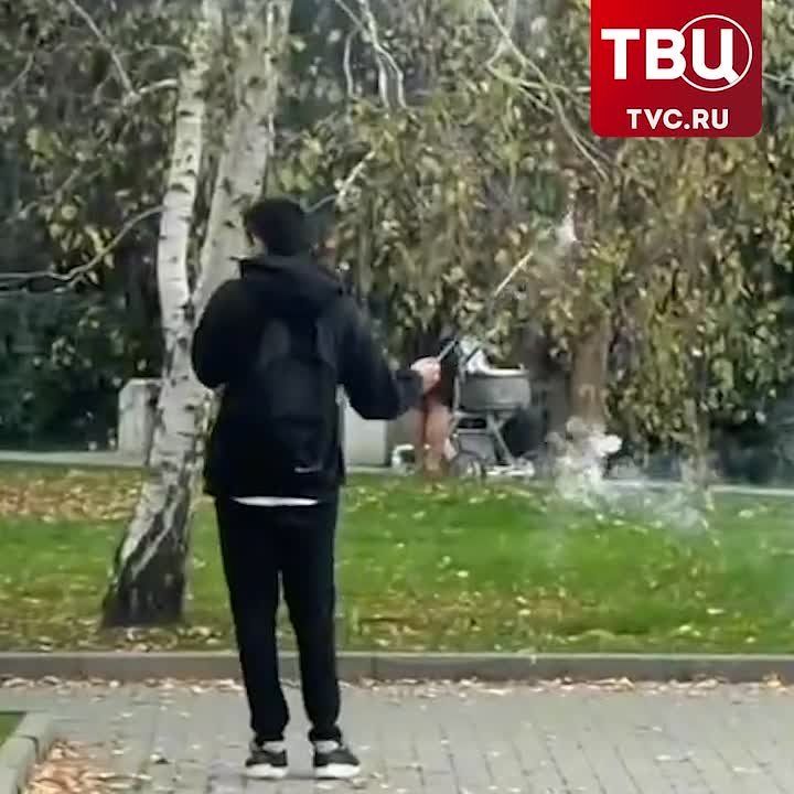 Подростки запускали фейерверки в памятник «Три солдата» в Сочи