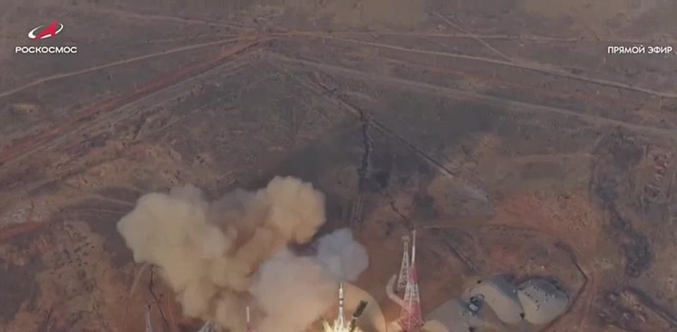 Сегодня с космодрома Байконур взлетела ракета-носитель «Союз-2.1а» с пилотируемым кораблем «Союз МС-28»