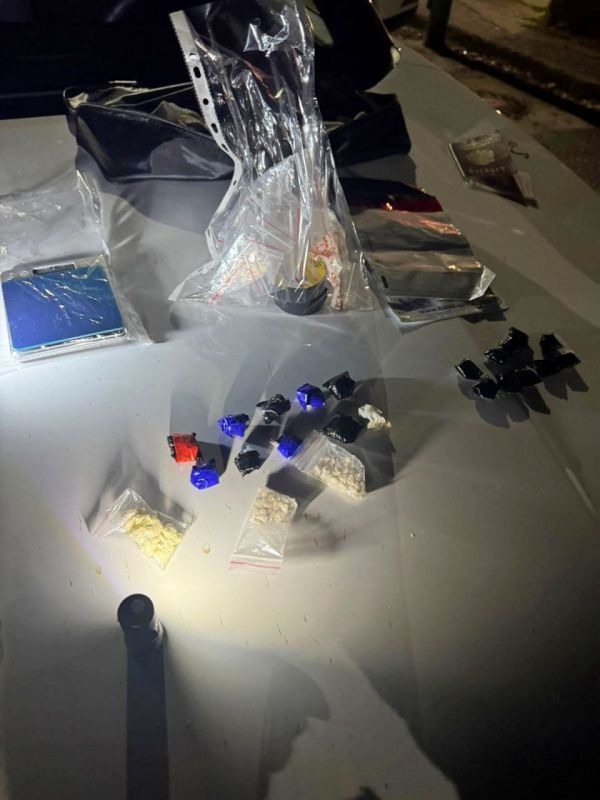 Транспортные полицейские в Сочи пресекли попытку сбыта крупной партии метилэфедрона