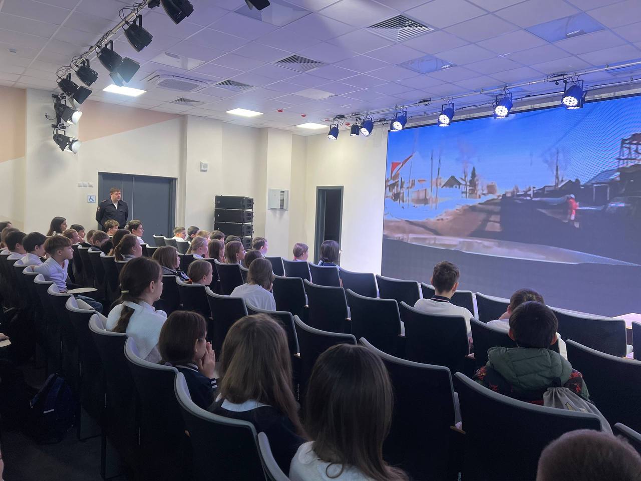 По итогам анализа аварийности за 10 месяцев текущего года на территории города Краснодара отмечено увеличение числа ДТП, связанных с наездом на детейпешеходов, переходивших проезжую часть по пешеходному переходу в тёмное... По итогам анализа аварийности за 10 месяцев текущего года на территории города Краснодара отмечено увеличение числа ДТП, связанных с наездом на детейпешеходов, переходивших проезжую часть по пешеходному переходу в тёмное...