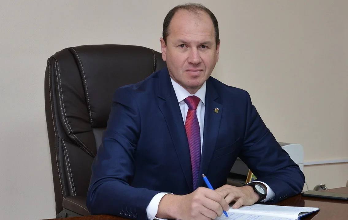 Глава Сакского района Владислав Хаджиев был задержан при получении взятки в размере 2 млн руб